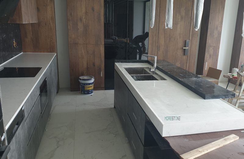 thi công đá bàn đảo bếp MoreStone